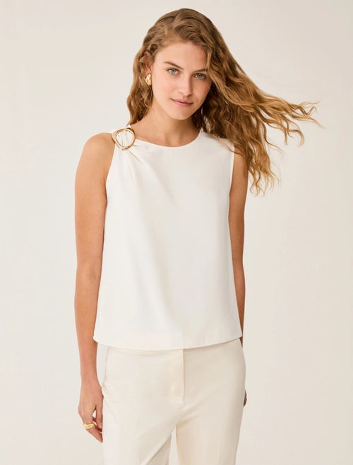 Top in tessuto sablé con fibbia